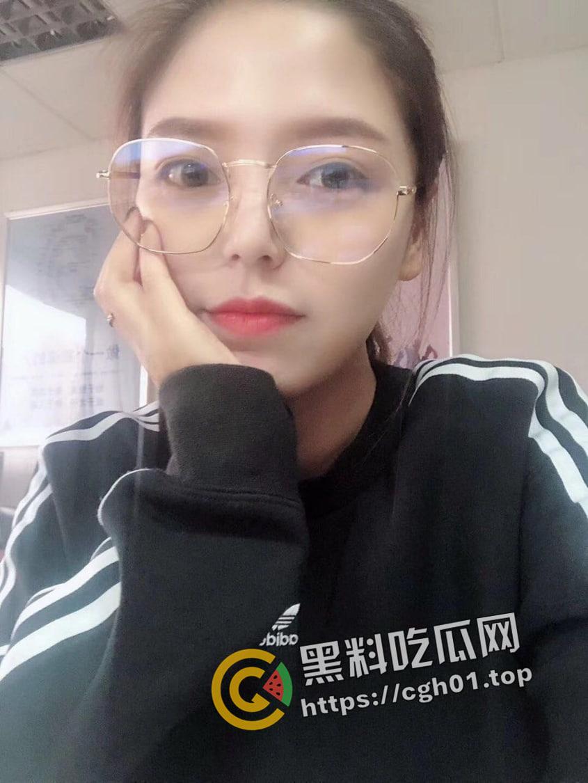 江西极品少妇!风韵十足瑜伽教练被富二代学院后入 御姐味十足 玉足长腿杀人利器-3