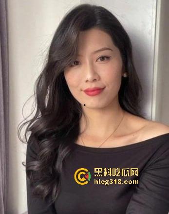 约炮极品美容院老板娘,巨乳翘臀性感人妻,拉到厕所就是一顿爆操强制吞精,这身材很难不爱!-1