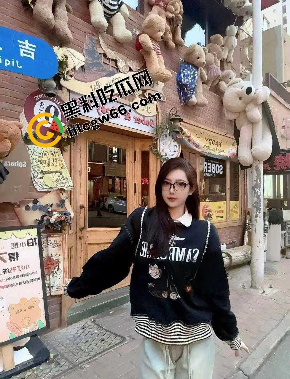 正宫老婆变野狗深圳【唐欣】被操翻视频外泄,装乖妻骗老公背地扒开浪穴露脸求操,三十多岁骚得跟小母狗一样!-1