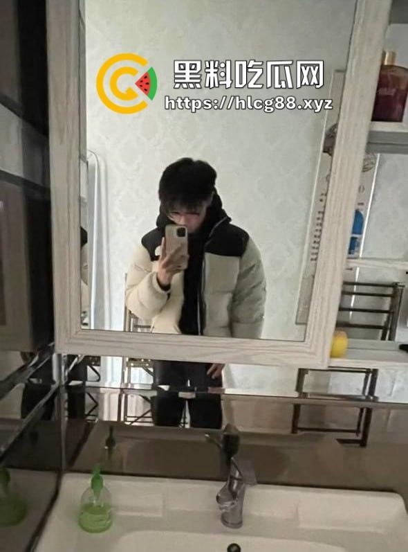 辽油三高『王庸昊』盘锦布车酒吧操白丝女,被隔壁捉偷拍,微信群疯传!-5