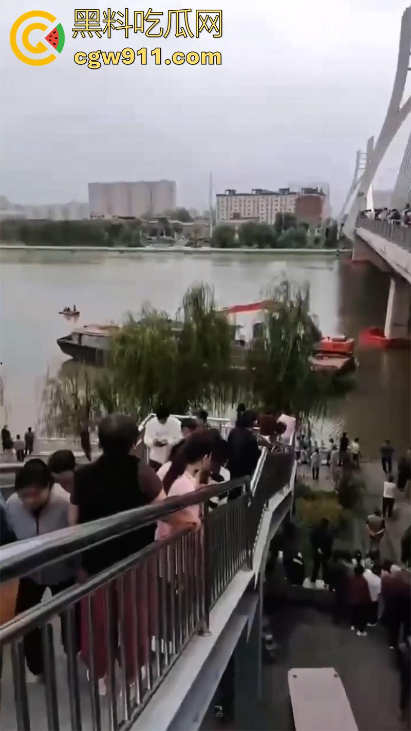 周口市沈丘网红桥跳河事件,准备结婚因彩礼商量不通,23岁男子跳河自杀,20多万彩礼逼走了他!-5