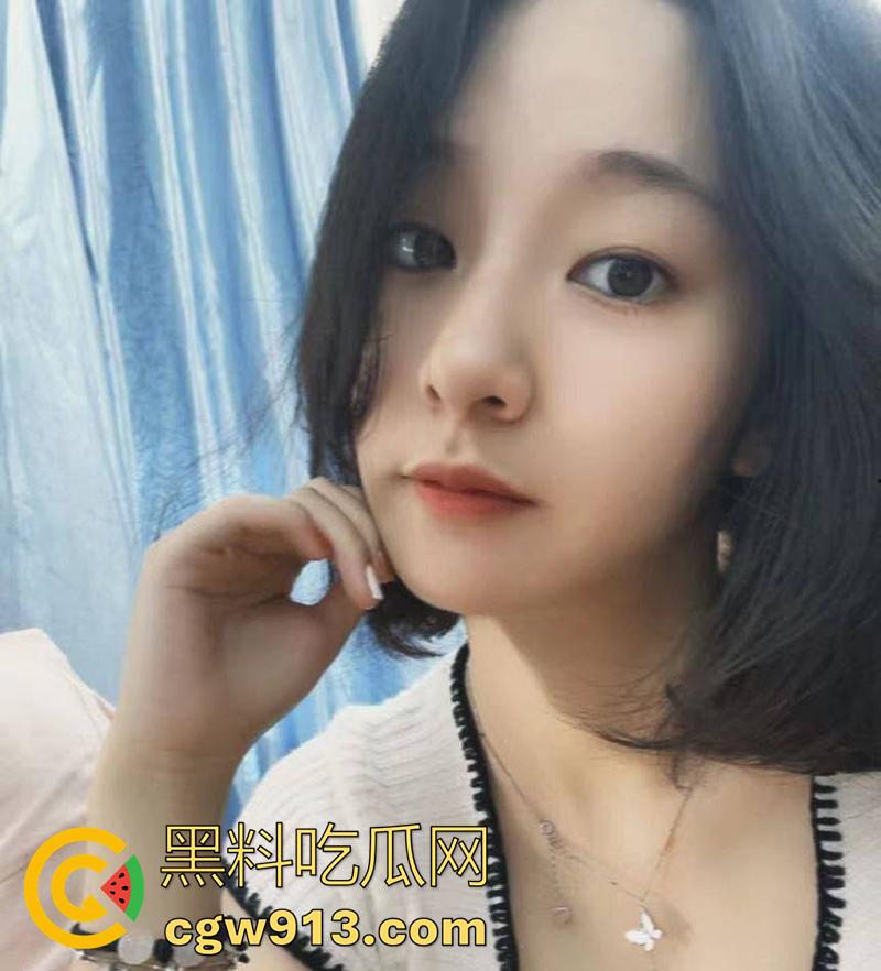 南阳师范学院乱伦母狗【王文曦】，超喜欢自慰的白虎嫩妹，各种自拍勾引网友，自慰竟然还是爸爸教的！