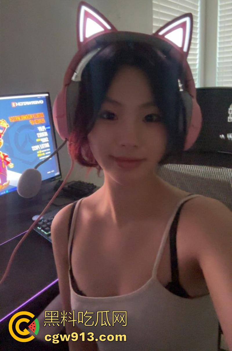 南阳师范学院乱伦母狗【王文曦】,超喜欢自慰的白虎嫩妹,各种自拍勾引网友,自慰竟然还是爸爸教的!-4