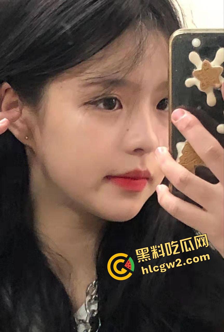 南昌艺术职业学校纯情女高『谭绘娟』清纯背后反差的一面!私拍粉穴自慰露奶 独家流出!-7