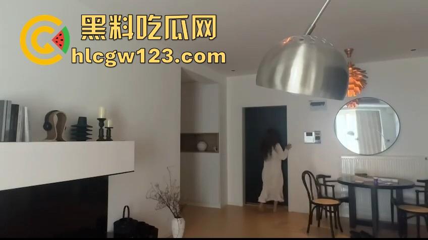 异地情侣民宿相见 包都还没放下就见面先舔一下 独特的见面方式 第三次世界大战一触即发!-3