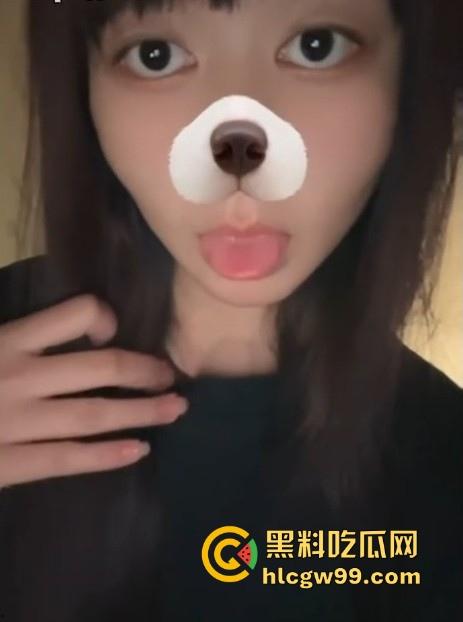 辽宁工商学院极品大三学姐【吴诗芸】给炮友拍裸照被玩腻后曝光，现实中很甜在床很骚。很有撸点！-10