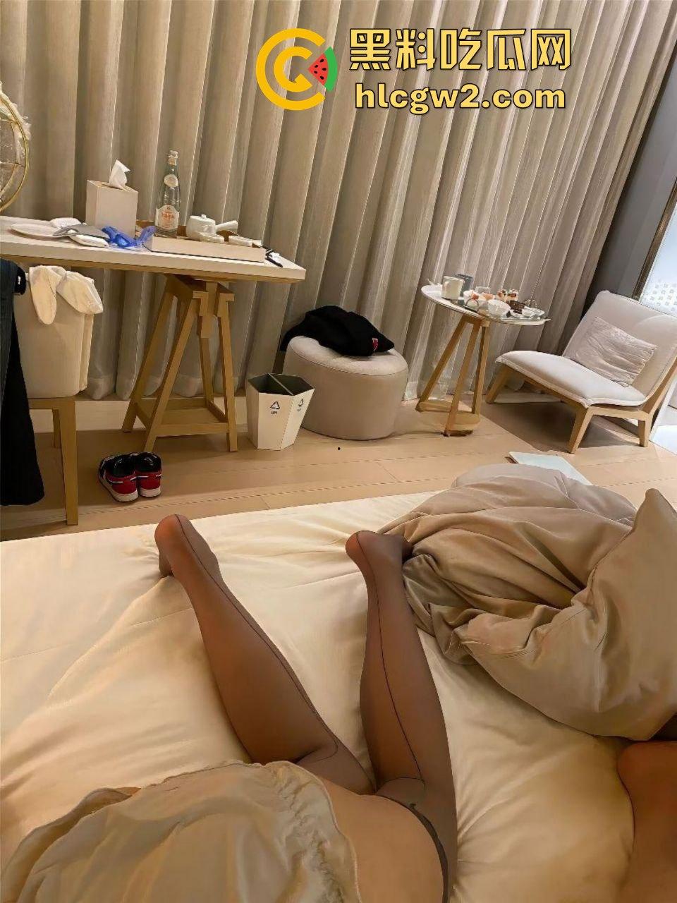 陌陌撩骚一年终得手！已婚少妇『邝雪婉』偷吃被拍，全程录像发出共享 吃饱不忘兄弟喝汤真仗义！-13