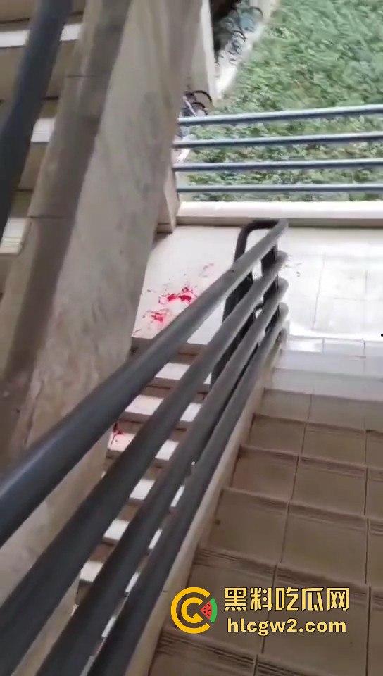 广东工业大学惊现捅人事件!凶手反锁宿舍内,保安公安疯狂踹门!-10