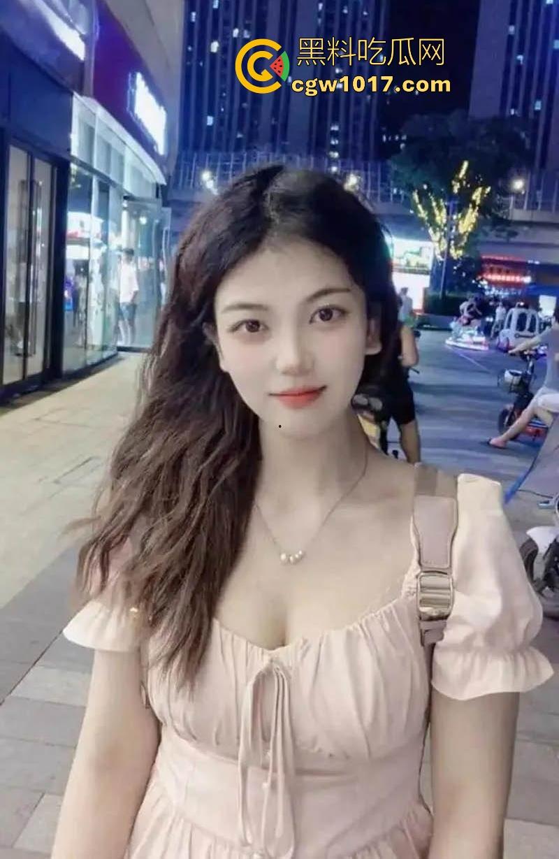 常州反差少妇【魏语岚】顶级反差婊，爱舔舐大鸡巴淫荡骚逼，各种露脸口交舌头极其灵活，口交技术堪比站街女！