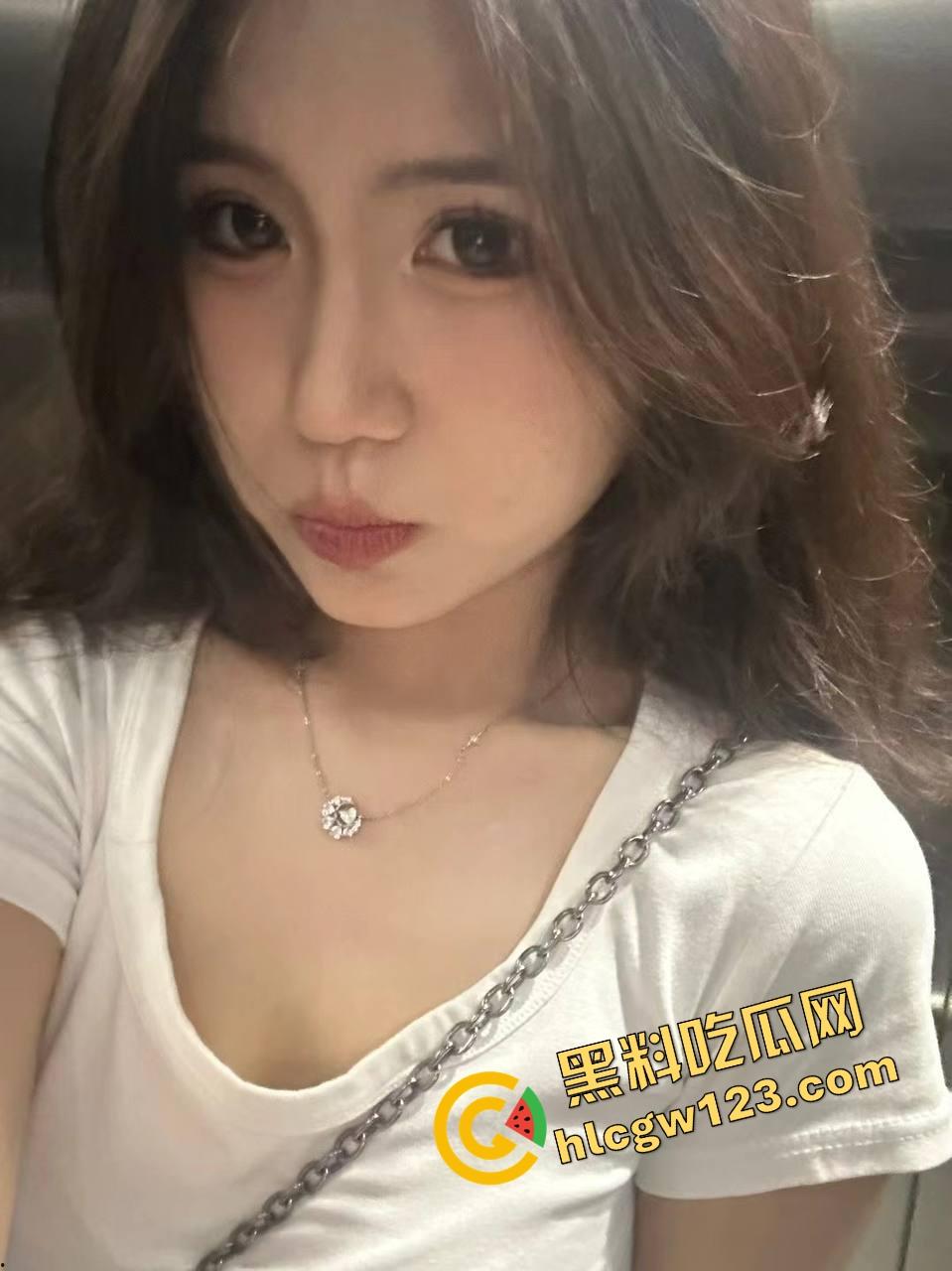 佛山新地儿桃子多到爆,妹子嫩得像鲜桃,短裙黑丝小妹齐聚骚逼扎堆,肉香奶嫩逼紧晚到没你份!-8