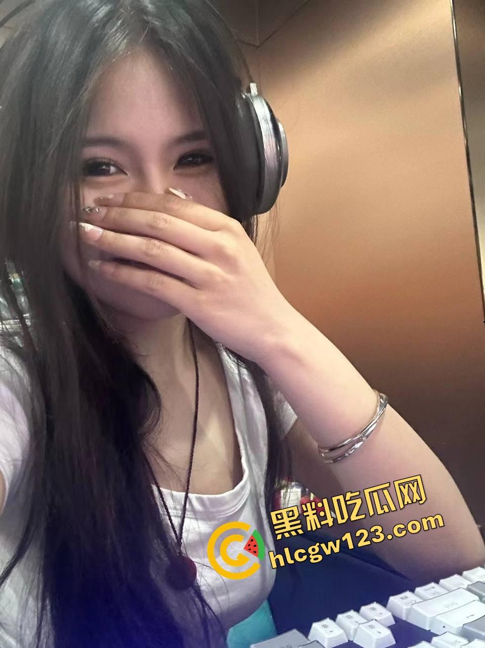 佛山新地儿桃子多到爆,妹子嫩得像鲜桃,短裙黑丝小妹齐聚骚逼扎堆,肉香奶嫩逼紧晚到没你份!-9