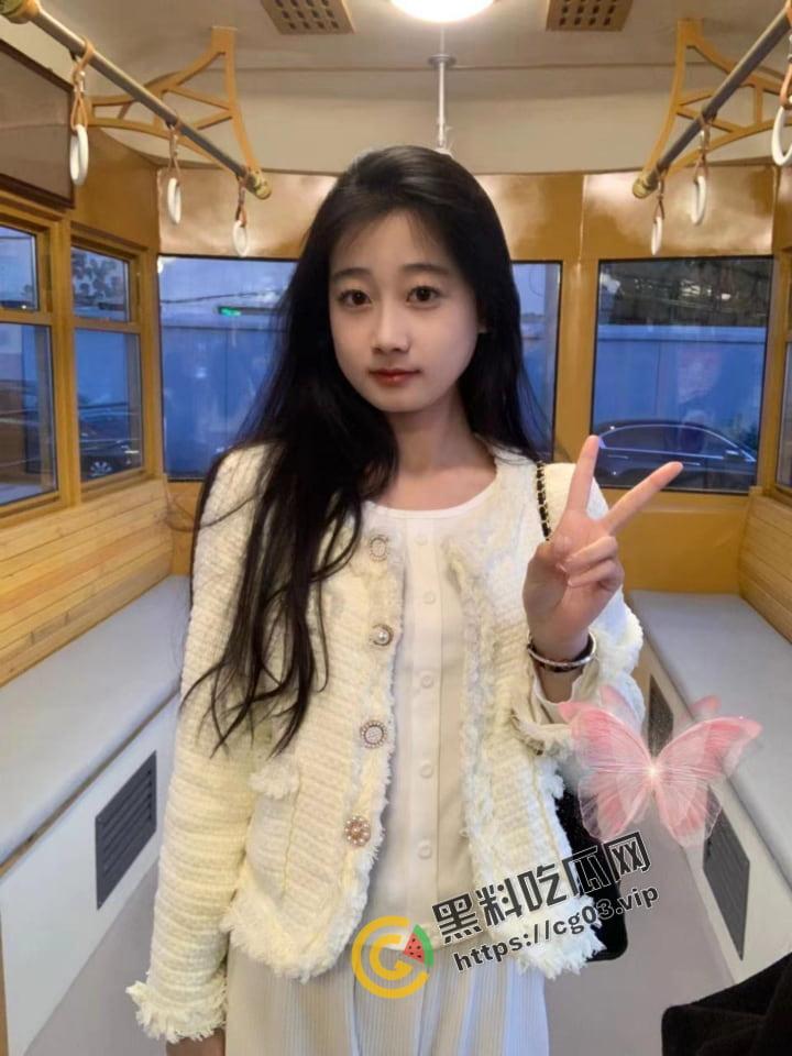 清纯反差婊骚货女友 经常和别人约炮 出轨 偷情 被现男友投稿曝光