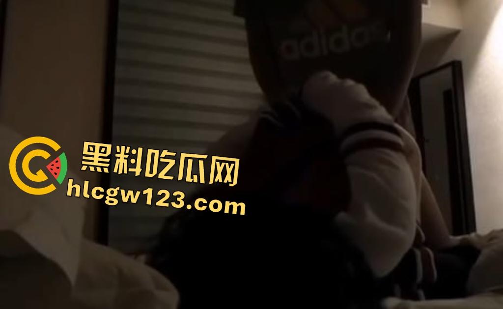 郑州中学【柯晗星】不雅视频曝光,被保安威胁性侵十多次,事后和男友分手爱上保安大鸡巴!-5