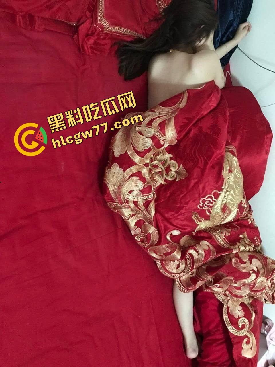 四川成都接盘侠实录,小哥花十几万彩礼娶到陪酒按摩母狗,婚后才发现床上骚得像老手,翻聊天记录全崩!-16