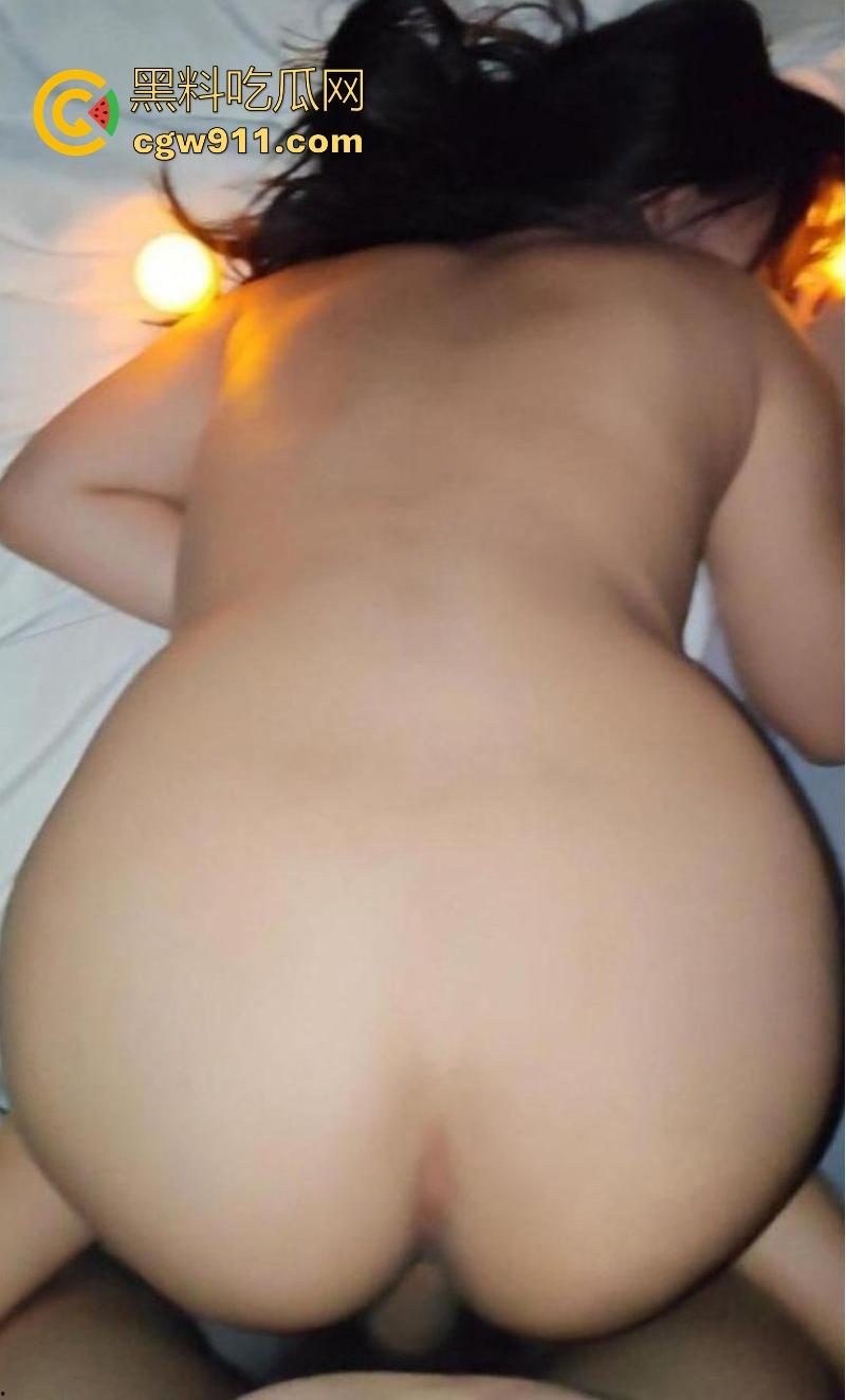 深夜聚会喝多，在阳痿哥哥旁边后入暴操嫂子，无套后入打桩，紧张刺激全程无尿点！-5