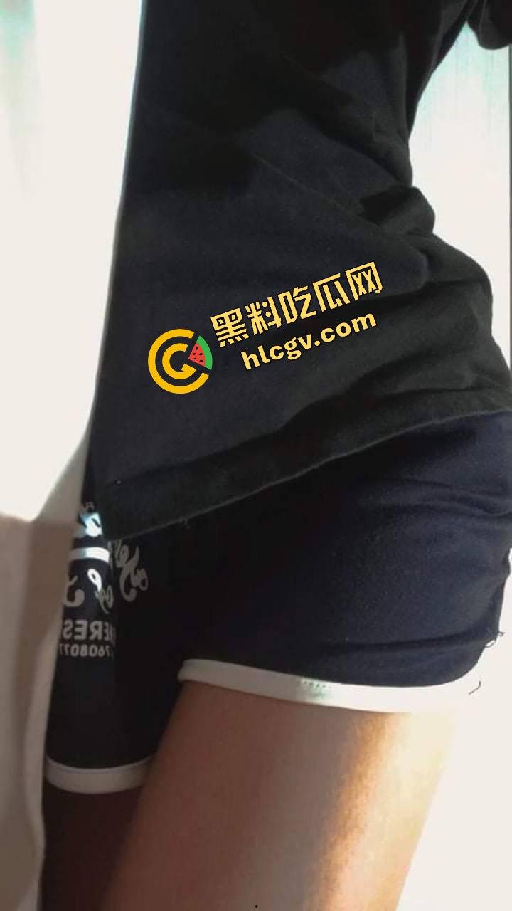 台湾大学短发母狗反差婊『林可可』周末与男朋友宾馆开房口爱 口水声哗啦哗啦!独家流出!-6