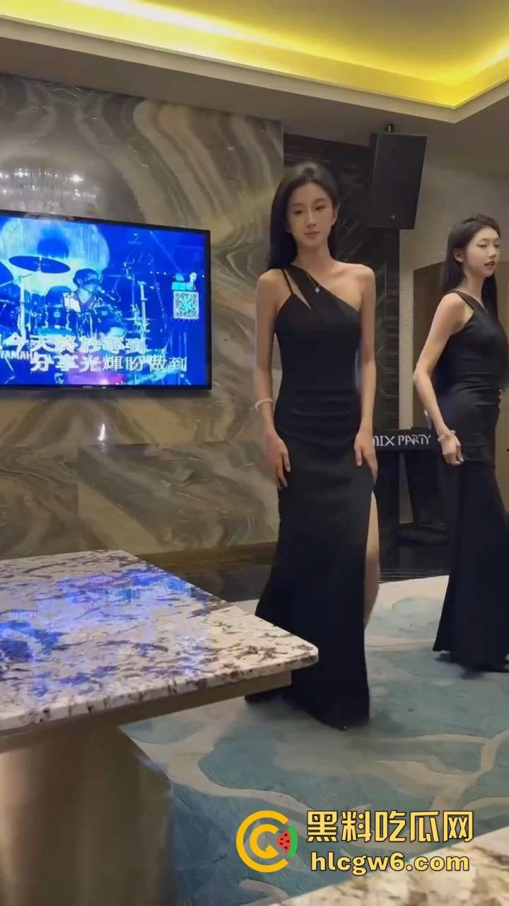 山东KTV传说中的行政套餐！天道酬勤的行政OL包臀裙女秘书，服务到位，难怪公务员考试报名人数年年创新高！