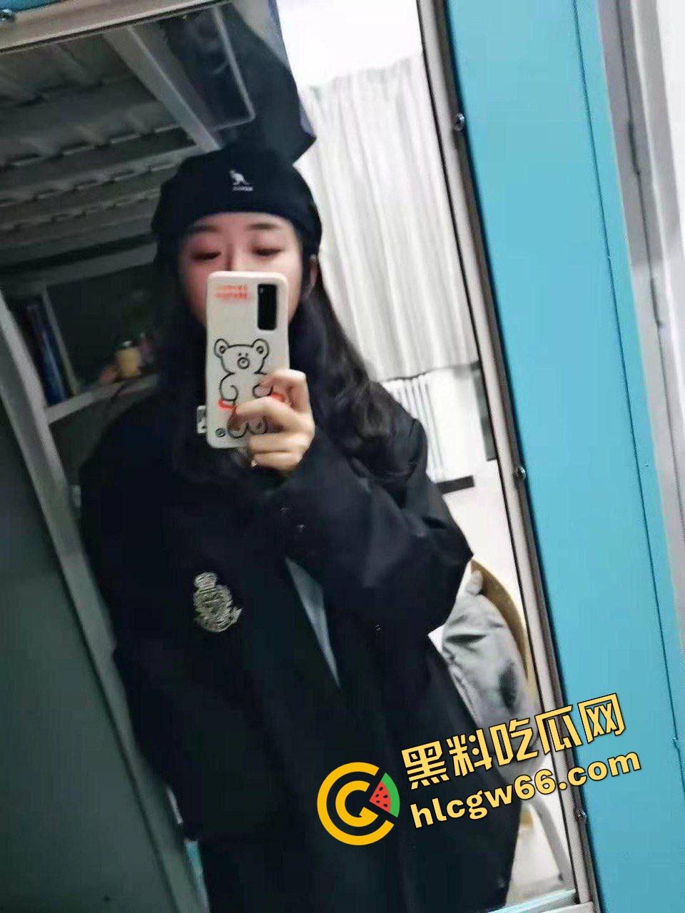 四川师大骚货『李伊丹』表面学霸私下贱母狗,穿JK舔屌求插,男友自拍操成精盆婊子流出!-3