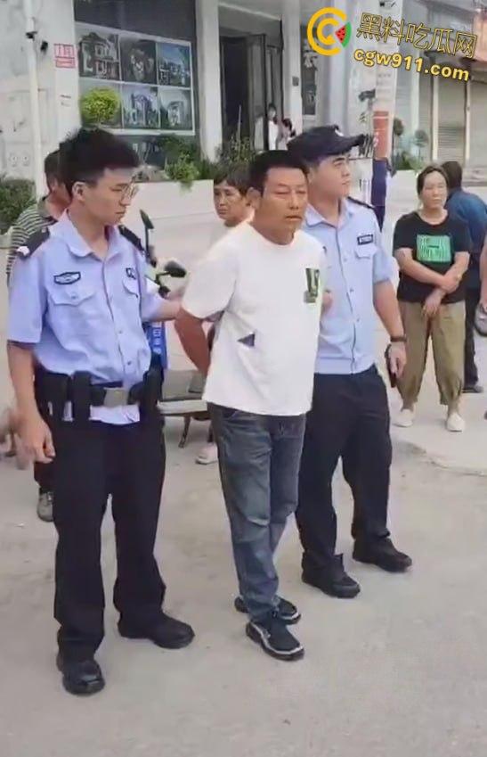 海南小仙女远嫁河南，遭家暴男拿刀砍，抖音曝光血腥婚姻噩梦，离婚前被虐到鼻青脸肿，报警求生！-2