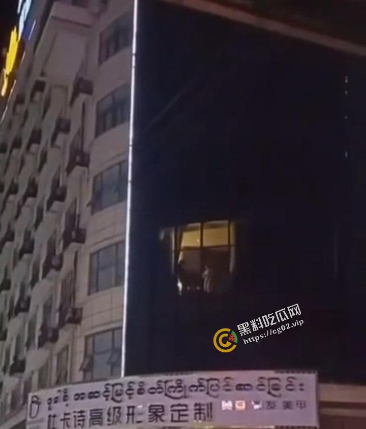 知名品牌富婆聚集地 杜卡诗高级形象定制 店面楼上上演 活春宫 皮影戏 还有一女子专门拍摄-3