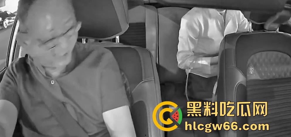 年度最佳网约车宣传大片 气质美女付钱之后 还给司机摸奶撸鸡巴 大哥还意犹未尽!-6