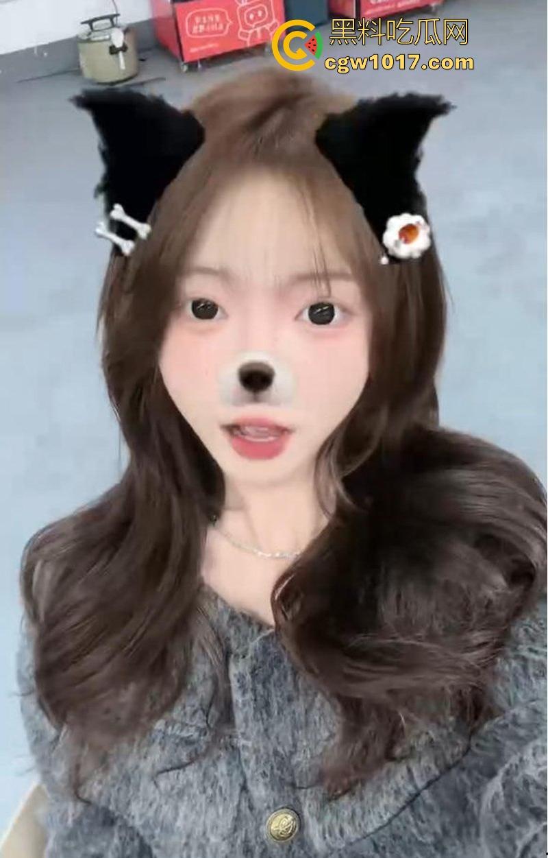 长沙精神小妹【廖娜琪】被男友调教视频流出,狗链牵引口交深喉,露脸骑乘榨精,反差母狗骚气爆棚!-2