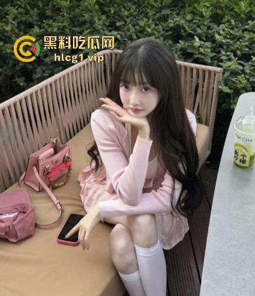 安徽理工校花李珊珊酒店双飞!富二代兄弟轮番爆操,长腿高翘到痉挛!-3