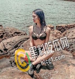 台湾身材火辣的漂亮妹子 为男友录制的大尺度露脸掰穴揉奶自拍视频竟被前男友出售!-1