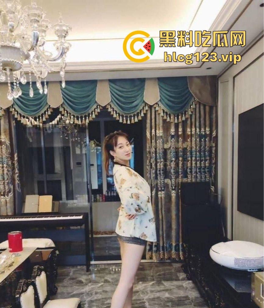 北京市西城区少妇【张雪】私拍流出！肥臀掰开无毛虎逼一览无遗，疯狂抽插淫叫连连！-3