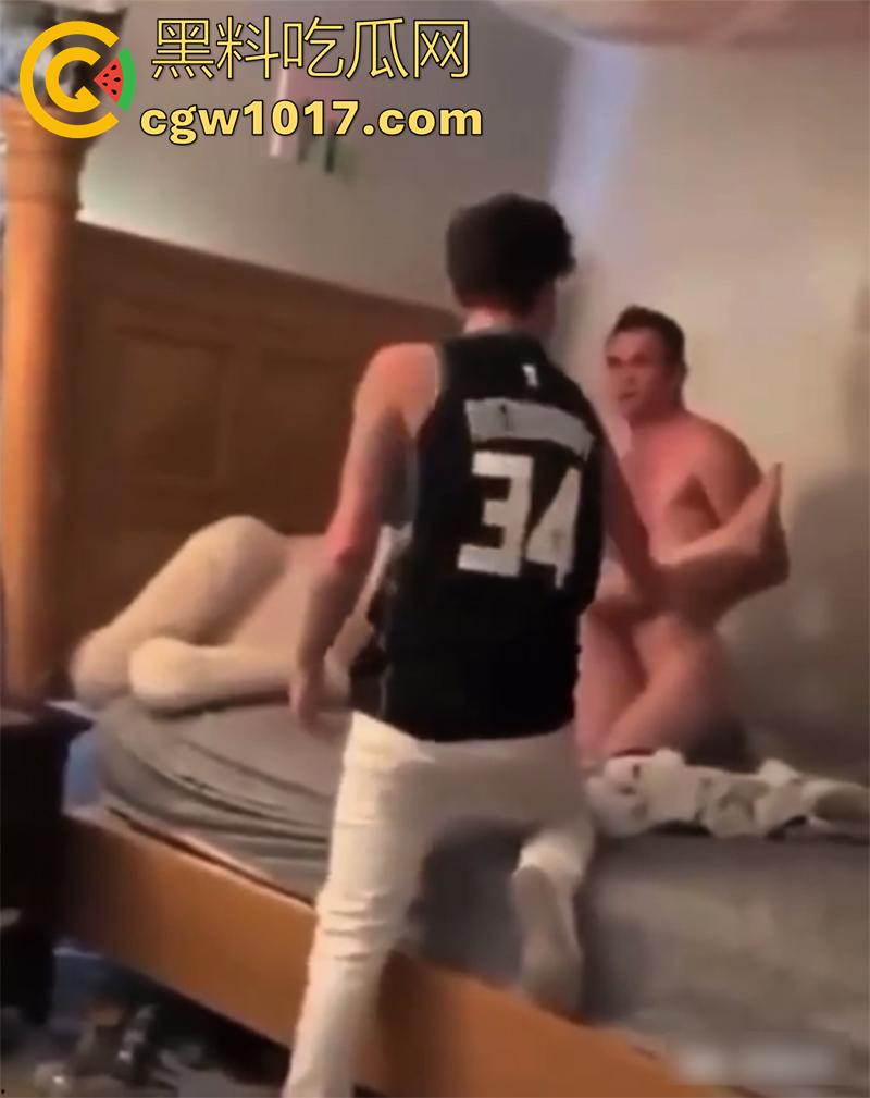 最屌捉奸时刻,都挨拳头了还没拔出来,全程对峙鸡巴一直在逼里,这是还打算继续么?不射出来誓不罢休啊!-5