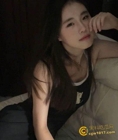 山东大学清纯学妹【谢馨予】，社交软件约炮猛男化身淫荡母狗， 露脸深喉口交舔嘴回味，肛交后入淫乱不堪 ！-1