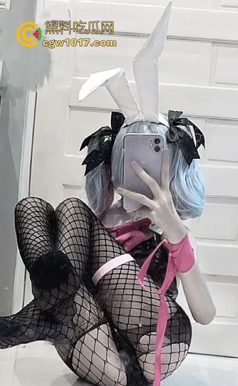 外网极品萝莉福利姬【凄】cos园丁蓝闺惊梦，极品白虎嫩逼插假鸡巴，反差到肾虚！-6