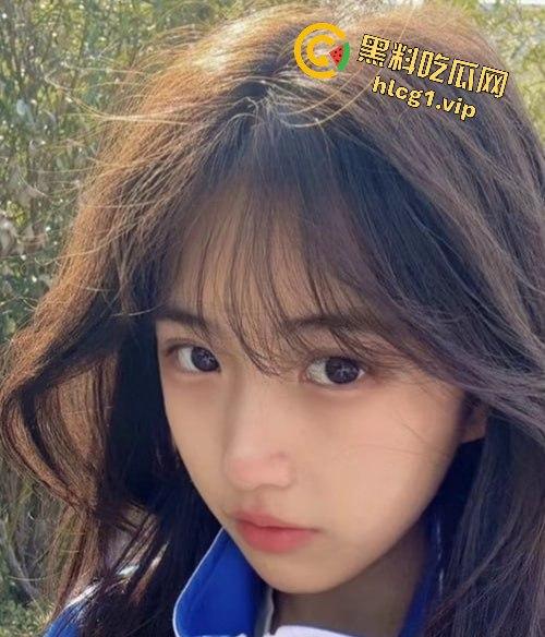 瓜友投稿!约炮深圳实验中学极品嫩妹!蓝白校服清纯白袜各种无套抽插身材绝美!-2