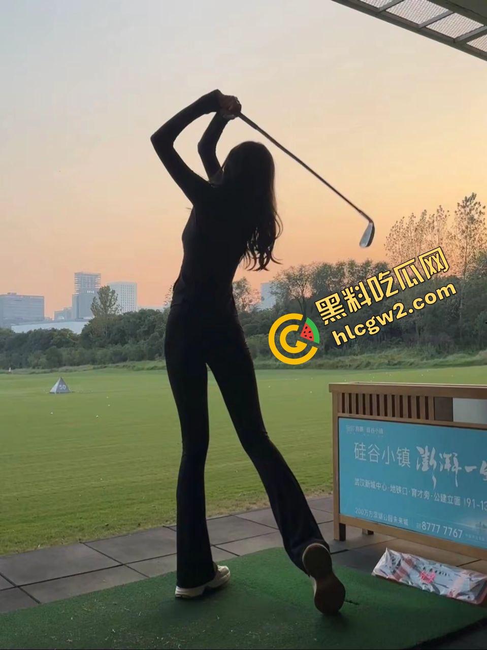 抖音大长腿御姐反差网红『清梦』火辣身材白虎粉穴!家中抠逼惨遭外泄!独家曝光!-6