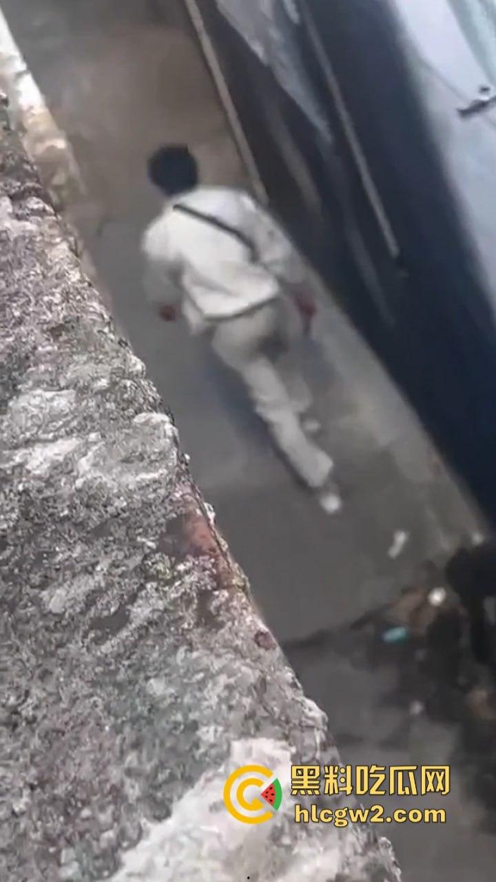 血腥慎入!潮州朝安东二光辉幼儿园附近 发生持刀杀人事件 一女子当场死亡!-2