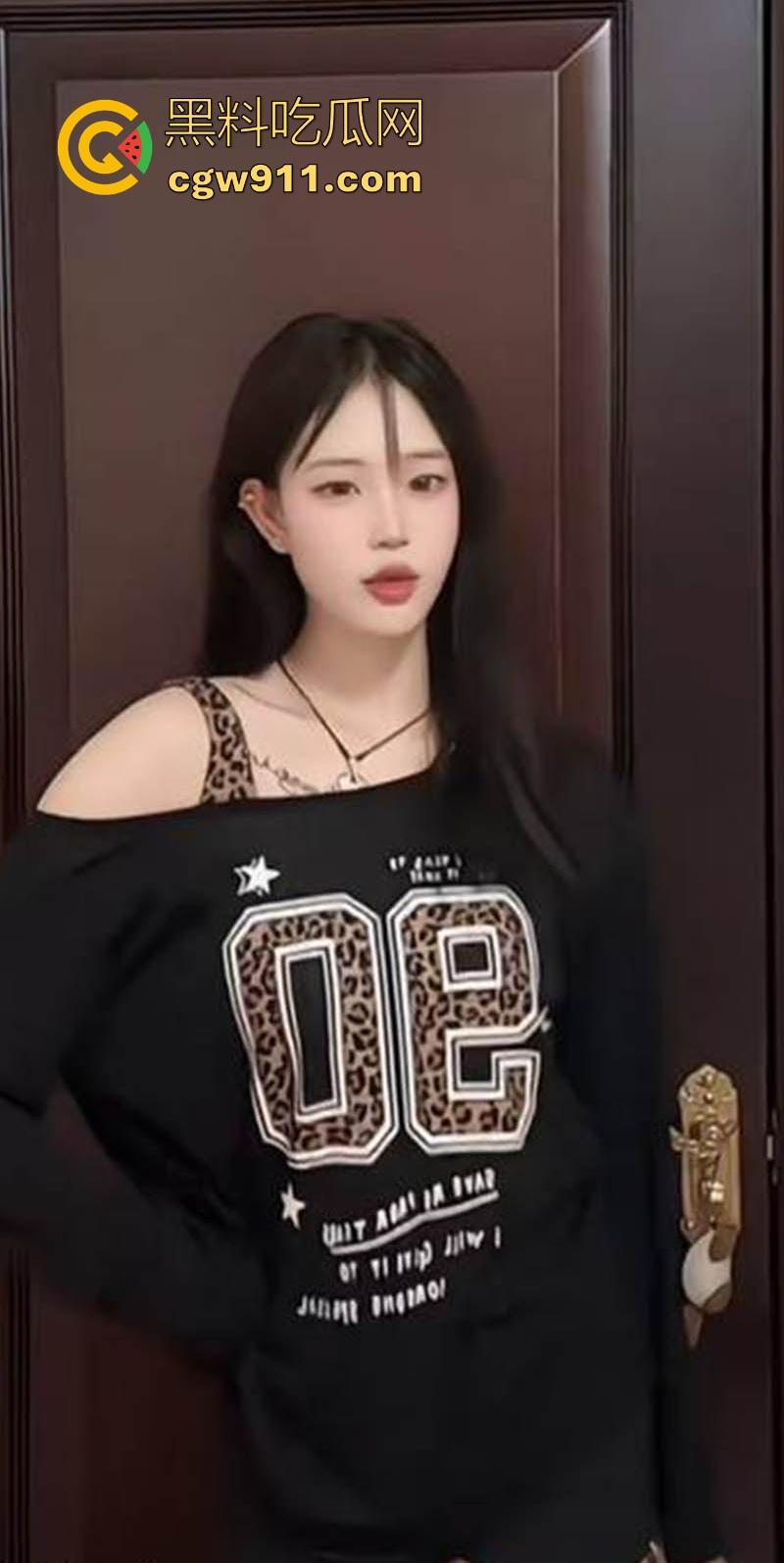 江西工商学院极品学妹【池彦佳】约炮视频曝光,交友不慎约炮渣男无情曝光,深喉口交打桩后入 画面火辣到炸!-4