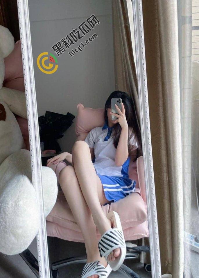 极品颜值高中学妹自拍私密照片流出 不得不说这个妹妹长得确实可爱漂亮 太讨人欢心了-4