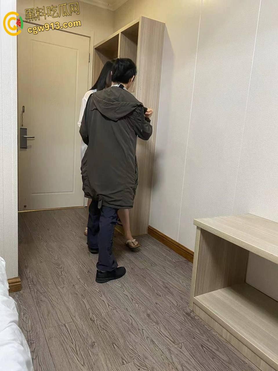 宁波一男子抛妻弃子,净身出户出轨怀孕四月女主播,结果女主播要分手,万念俱灰跳桥 !-3