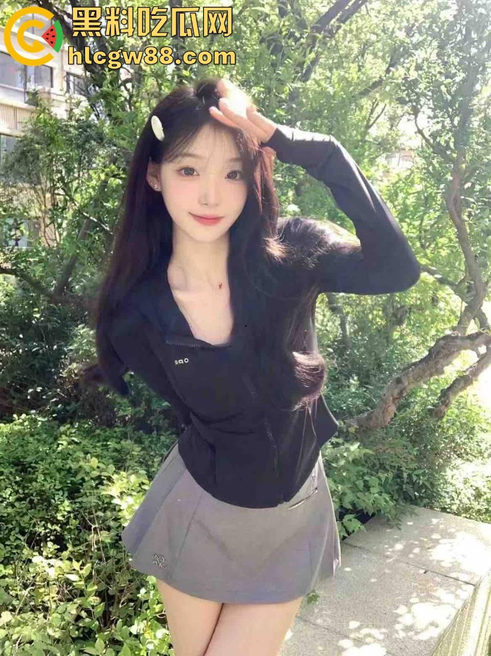 武汉小伙靠黄金手指拿下富婆姐姐,少妇被抠到表情爽得浪叫求饶一看就到点了,这才是真正的手艺人!-2