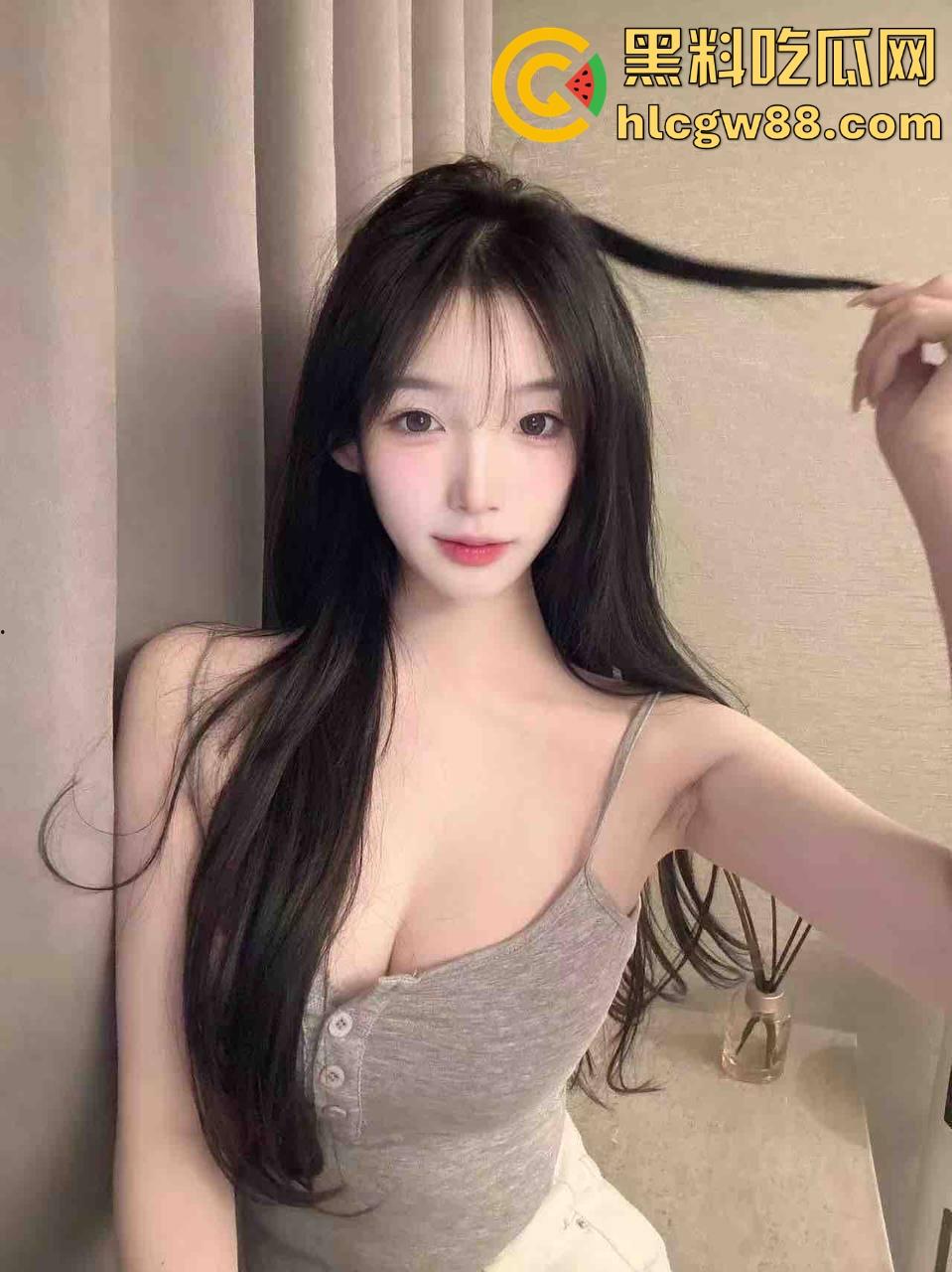 武汉小伙靠黄金手指拿下富婆姐姐,少妇被抠到表情爽得浪叫求饶一看就到点了,这才是真正的手艺人!-7