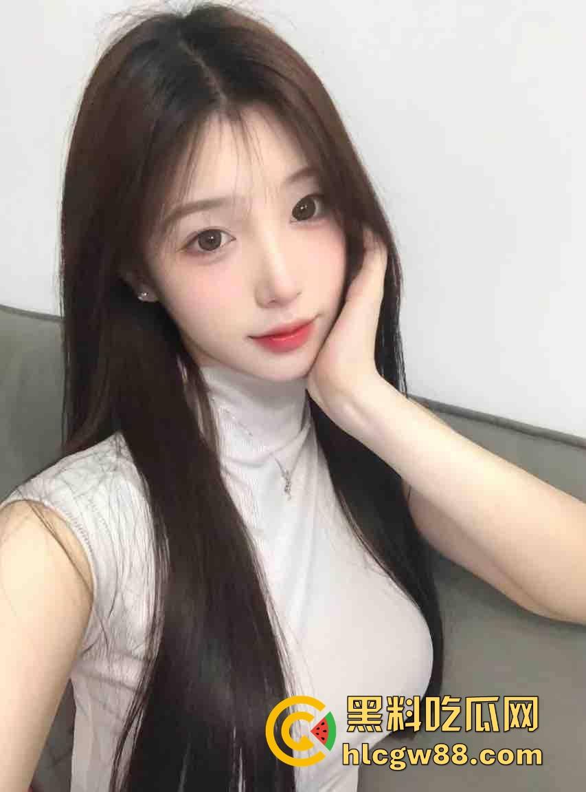 武汉小伙靠黄金手指拿下富婆姐姐,少妇被抠到表情爽得浪叫求饶一看就到点了,这才是真正的手艺人!-9