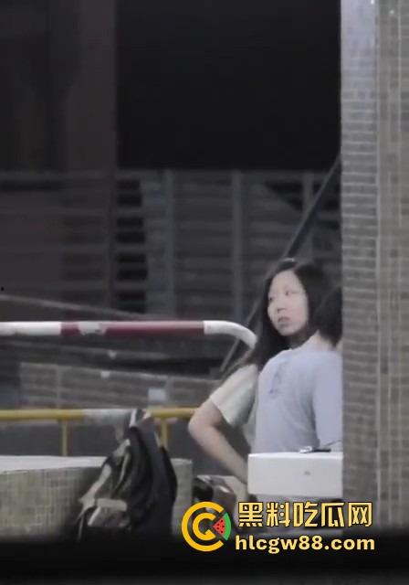 武汉小伙靠黄金手指拿下富婆姐姐,少妇被抠到表情爽得浪叫求饶一看就到点了,这才是真正的手艺人!-12