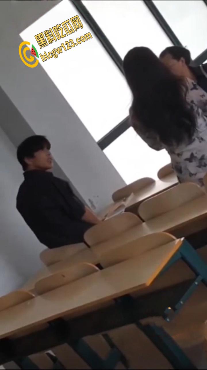 武汉工程大学女生带上老妈,跨越一千多公里直奔教室,手撕渣男为爱冲锋的女勇士!-2