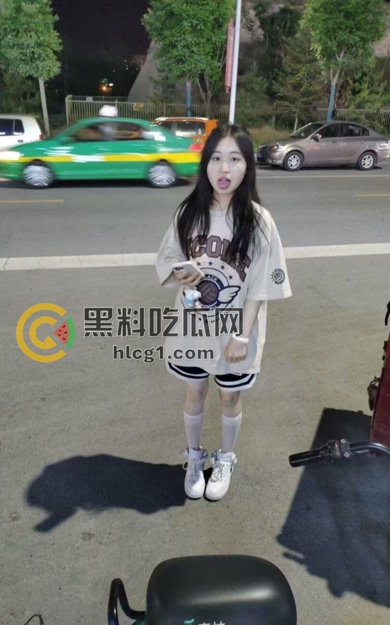 青海女子「李敏」激情裸聊视频外泄,一边看男友录的视频还一边给男友口!-6