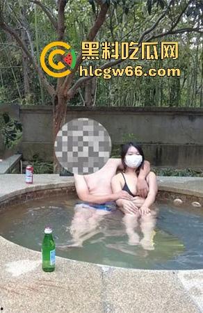 海角大神新作 我和娇妻的日常 温泉酒店前后夹击轮番爆操娇妻蜜穴 浪叫声连绵不绝！-4