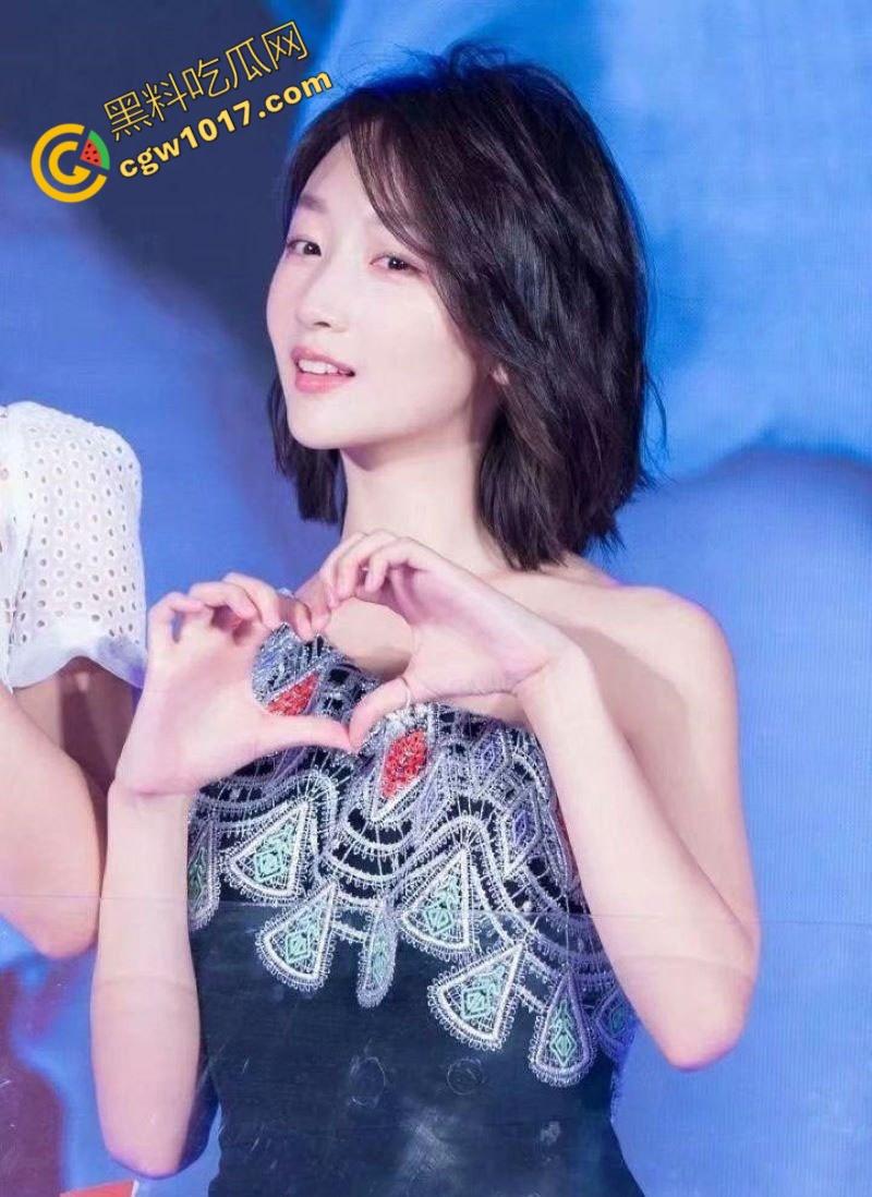 【周冬雨】VOGUE红毯透视装走光，性感仙女瞬间成爆炸新闻，行走荷尔蒙炸弹掀全网浪潮，裙摆失控全网疯传！-6