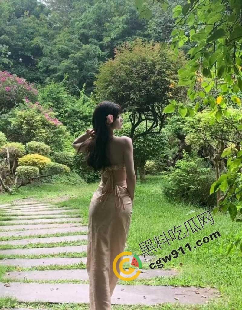 杭州极品学妹【张阳燕】自慰打炮私拍流出 ：酒店激情狂野，如痴如醉享受性金主爆操，天生尤物引人赞-2