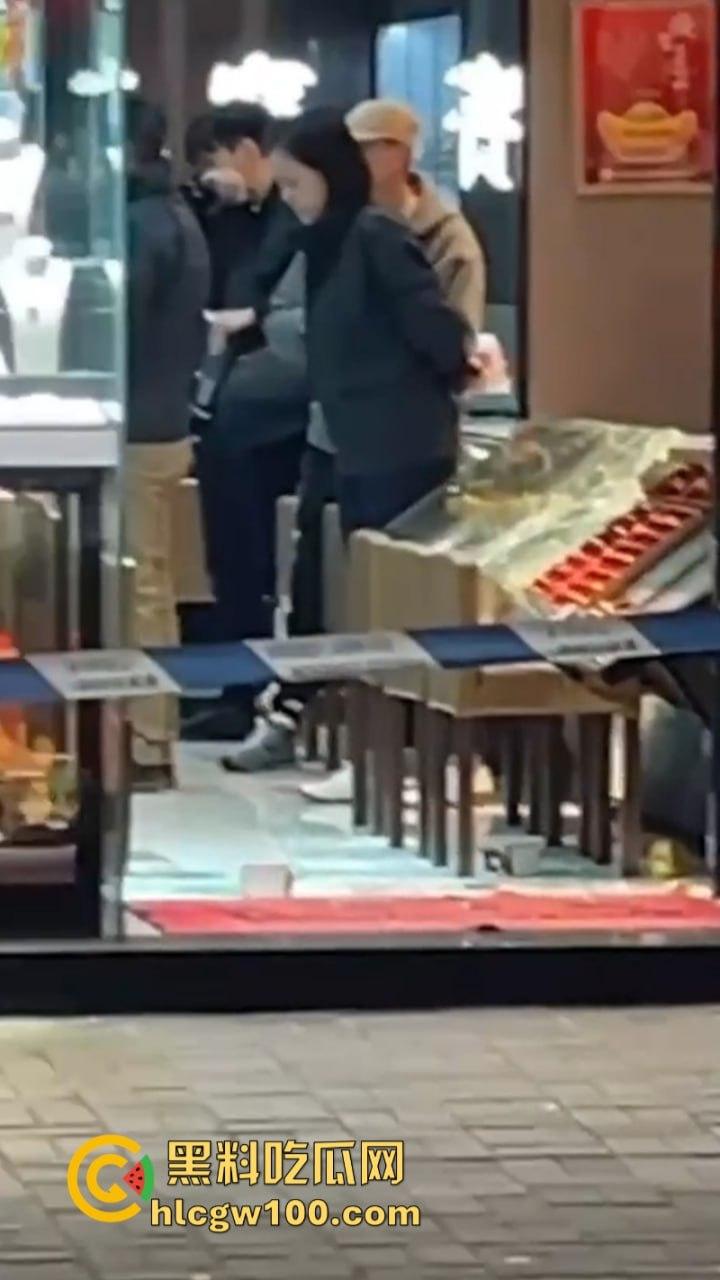 开宝马抢金铺?香港上水南丰珠宝 遭4名外籍蒙面歹徒洗劫 现场视频实拍曝光!-11
