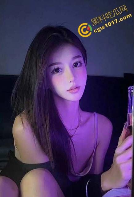 海角大神与完美嫂子试衣间荒淫！36D雪乳翘臀加持，弟弟把持不住硬顶嫩穴，直捣黄龙疯狂喷精！-2