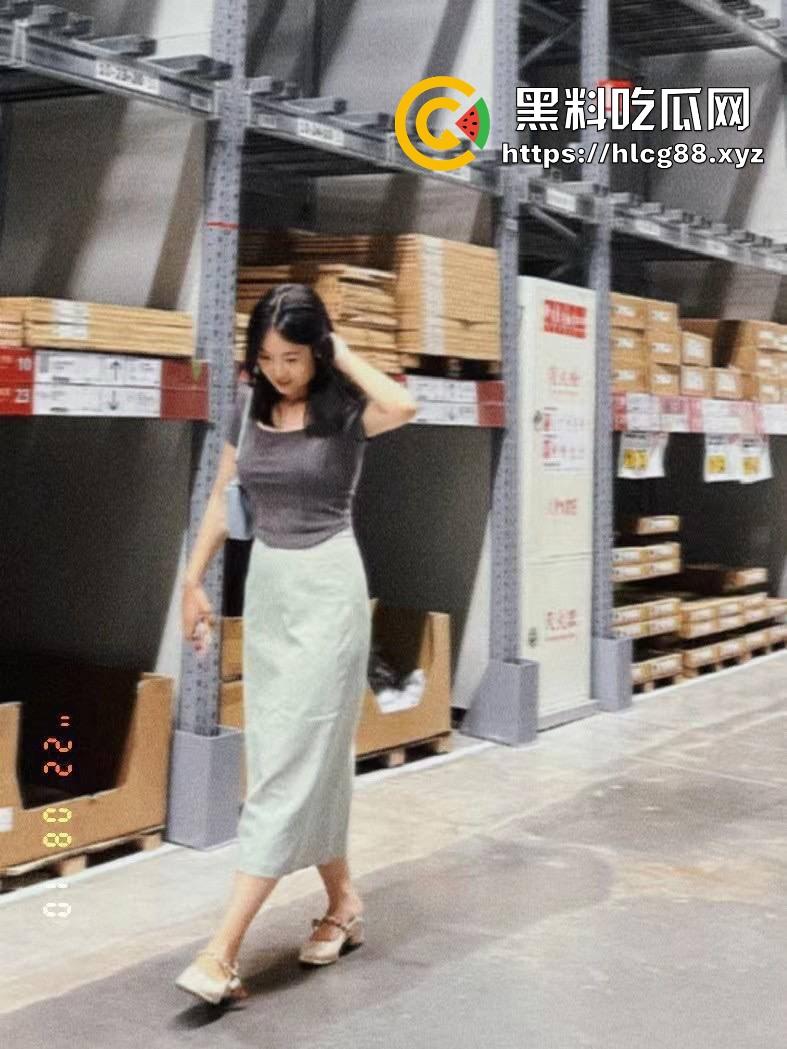 西南民族学院大二微胖妹【汪云】开学就成学长母狗,口交后入伺候得飞起,结果只是学长的玩物!-4